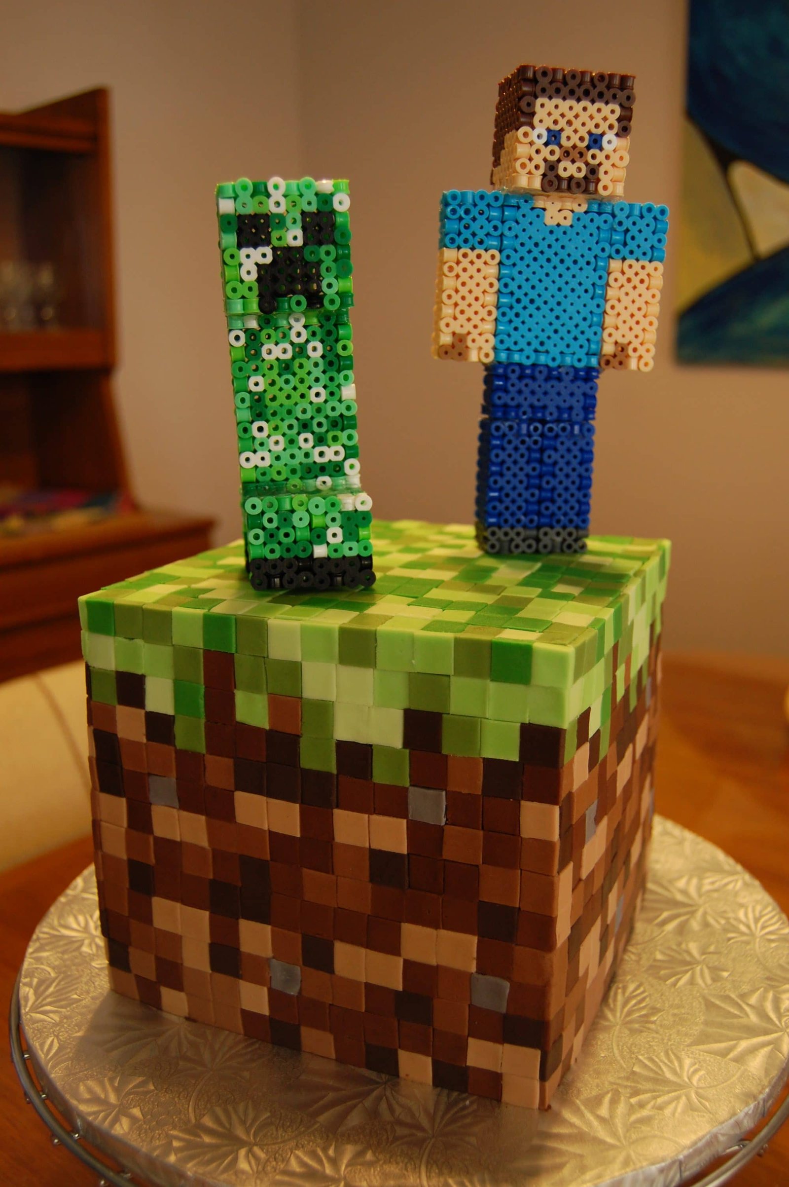 Seu aniversário está chegando? Que tal um bolo Minecraft?